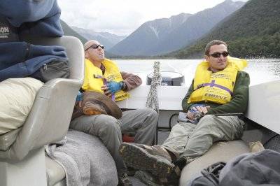 Praise_on_the_boat_2011_1.JPG